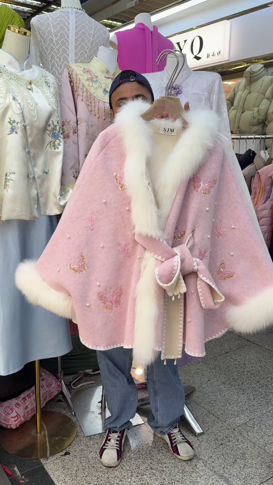 Soft Pink Woolen Cape with Faux-Fur Trim and Butterfly Embroidery - Image 3