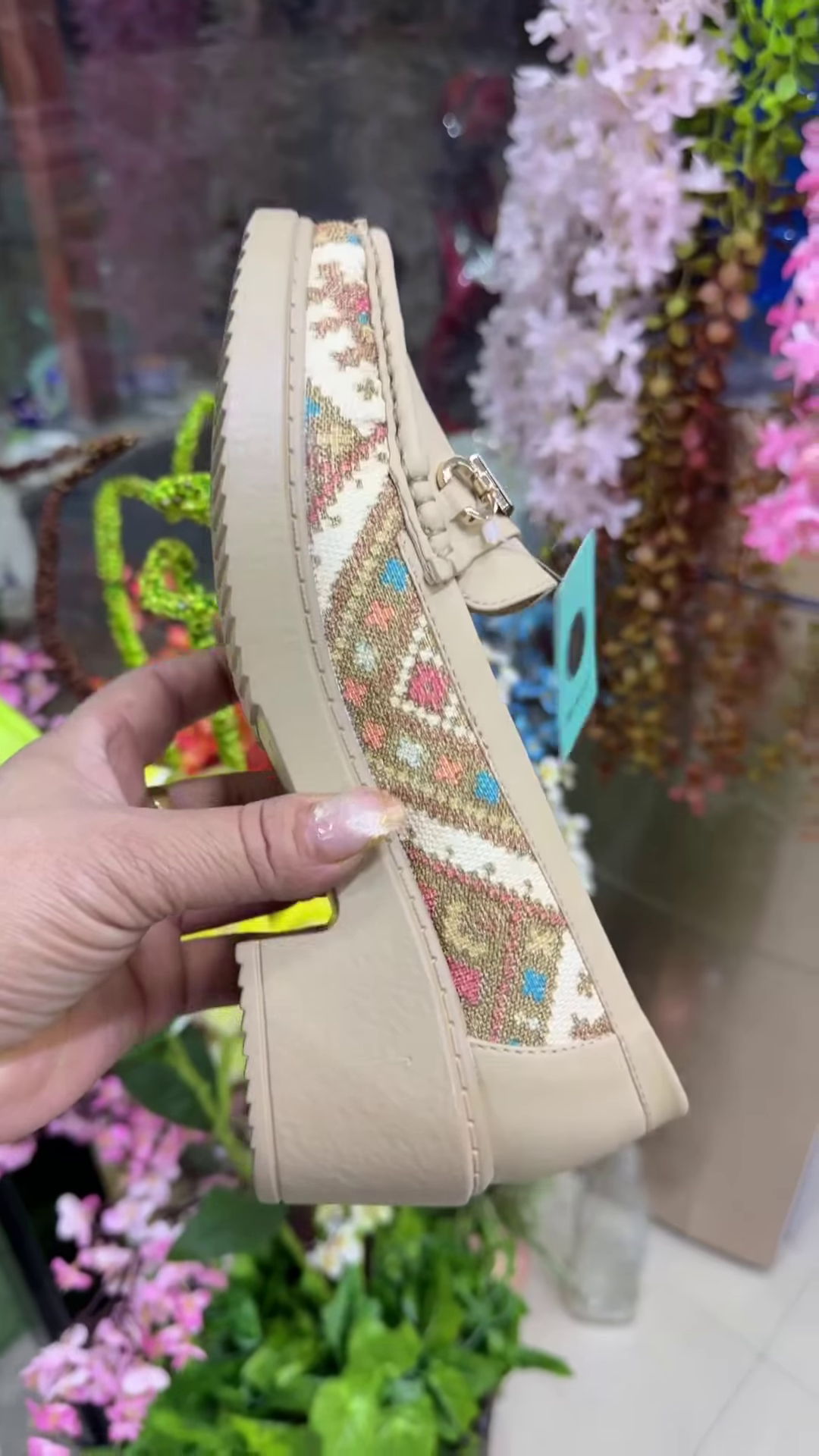 Elegant Beige Loafers with Traditional Patterned Fabric Inserts - Image 2