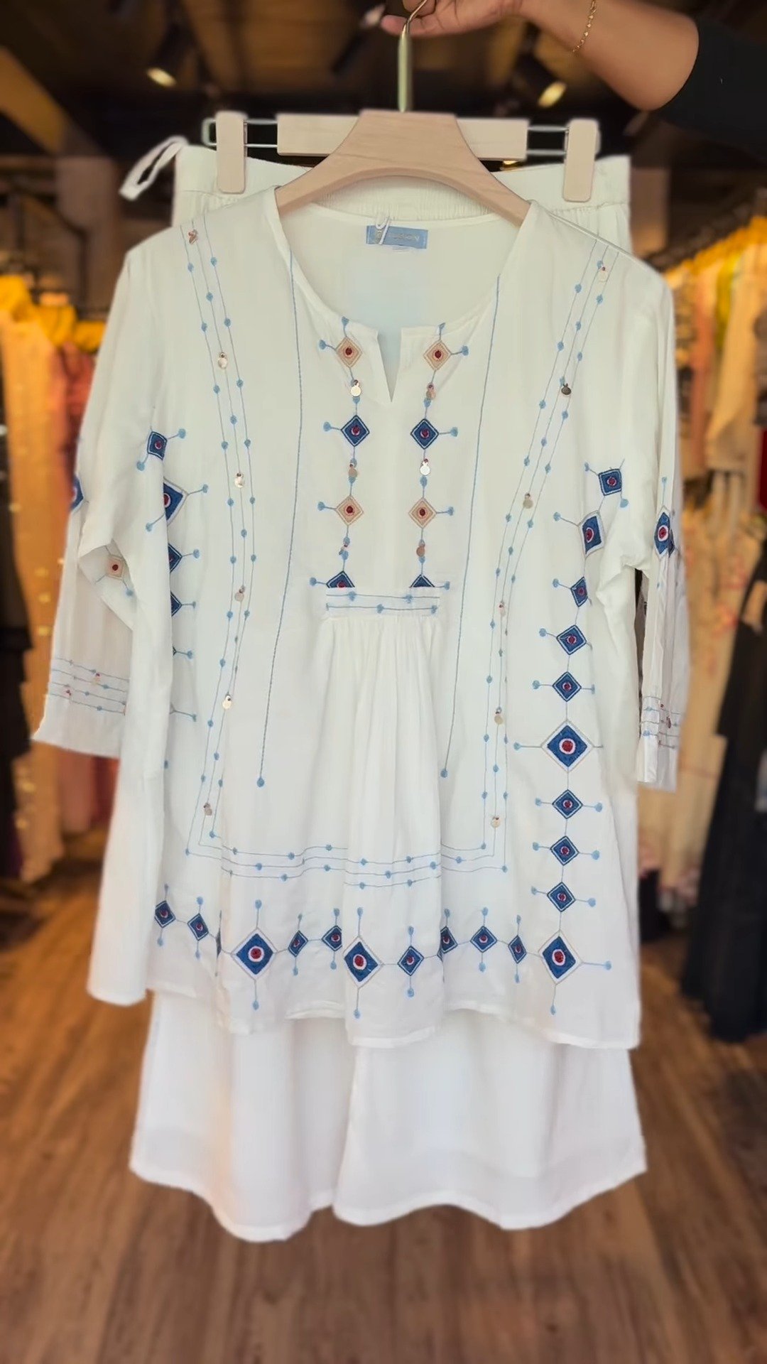 Ivory Embellished Cotton Kurta Set with Intricate Threadwork - Image 2