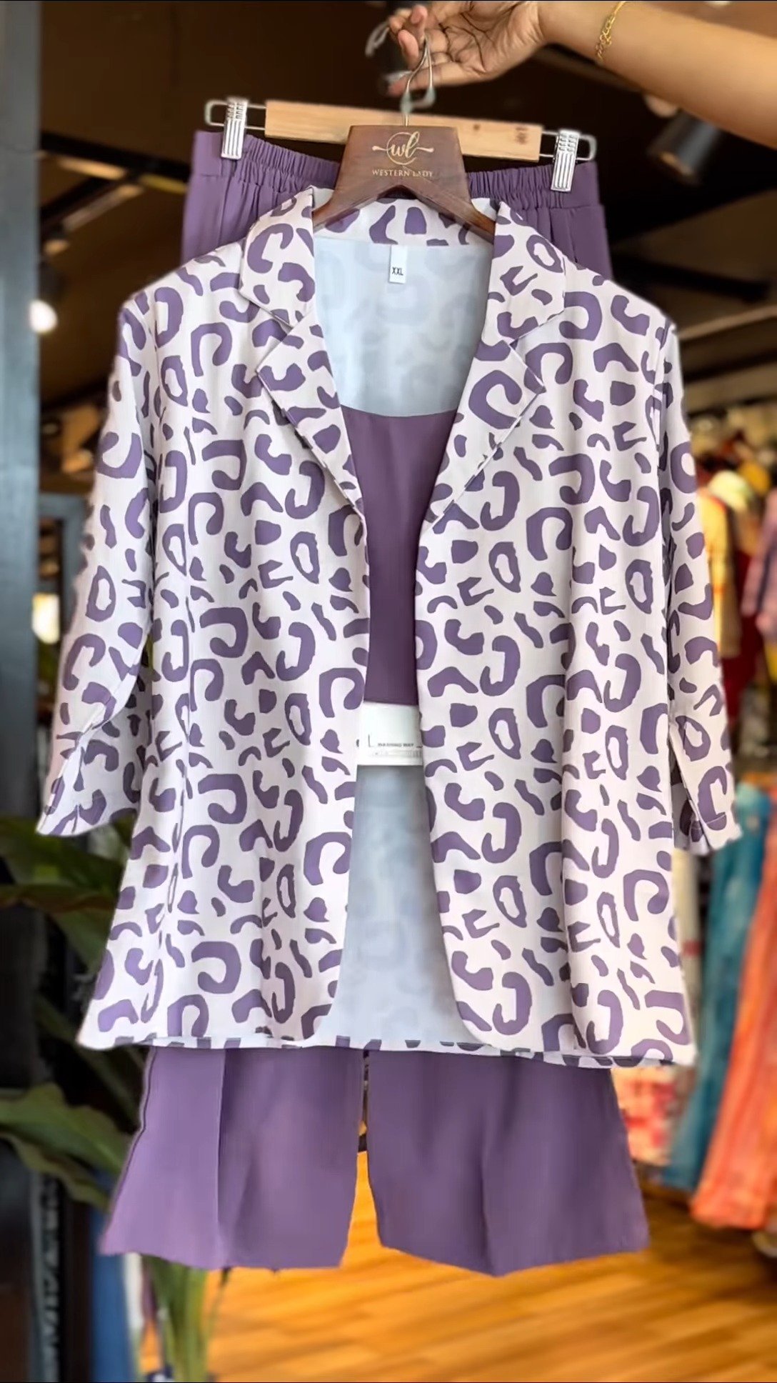 Contemporary Chic Co-ord Set with Animal Print Blazer – Mauve Essence - Image 2