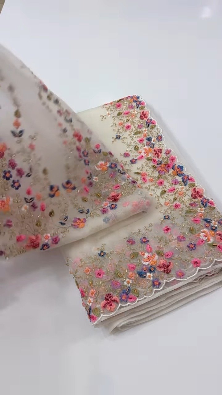 Ivory Organza Floral Embroidered Scalloped Saree - Image 2