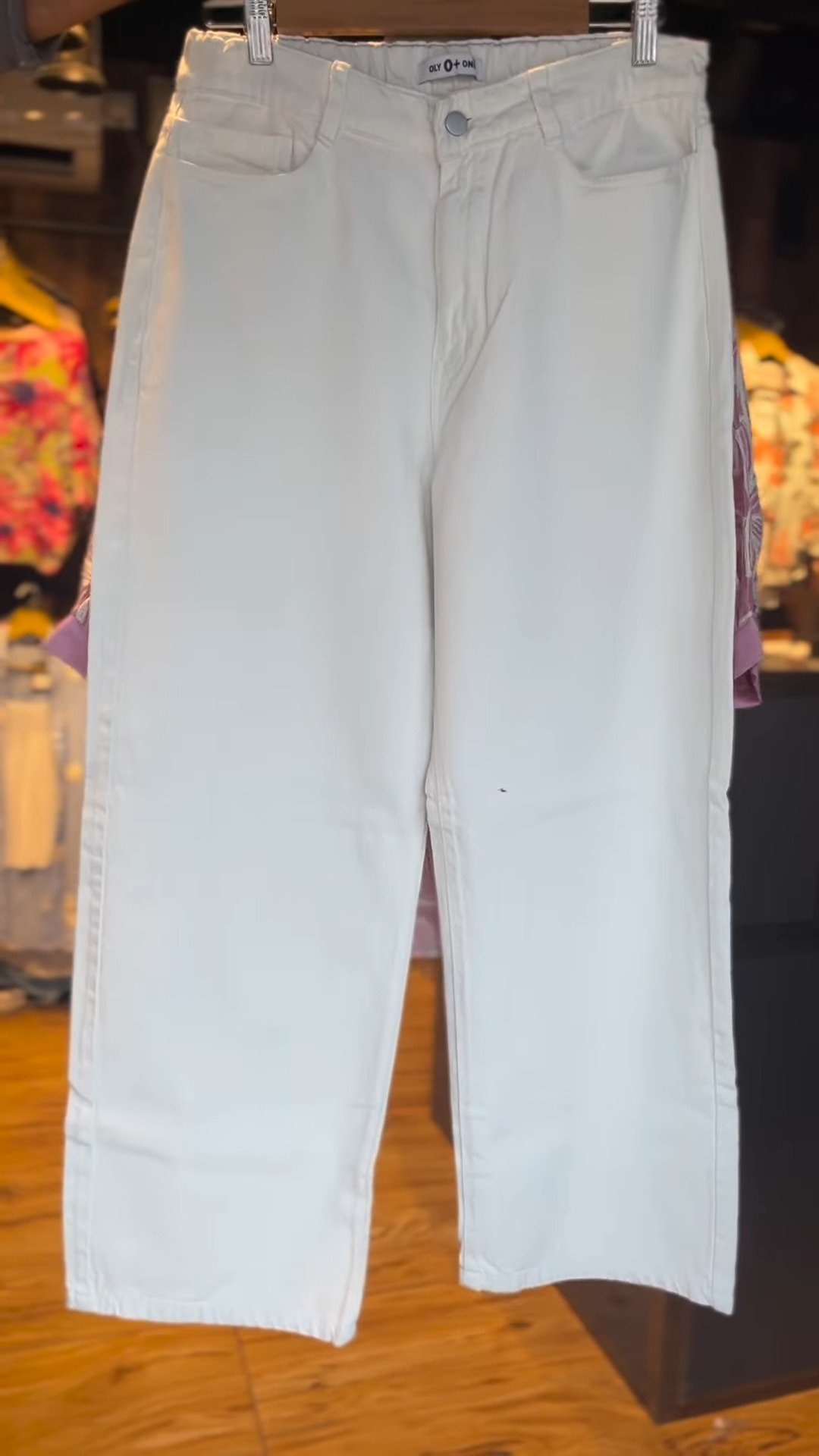 Floral Embroidered Mauve Kurta Set with White Trousers - Image 3