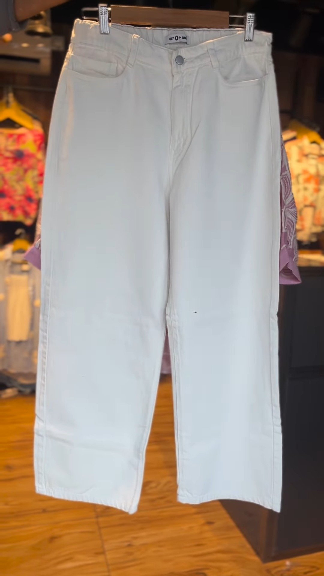 Floral Embroidered Mauve Kurta Set with White Trousers - Image 4