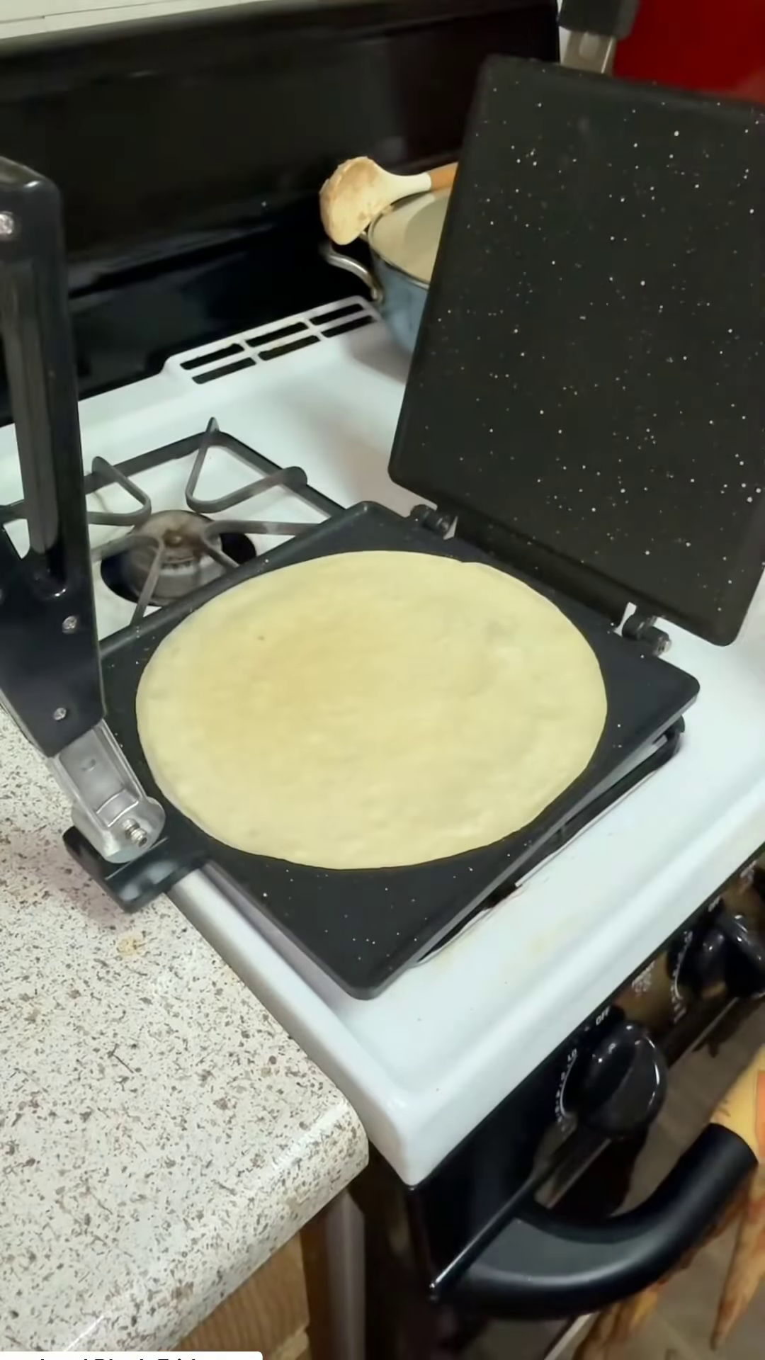 Non-Stick Stovetop Crepe and Tortilla Maker