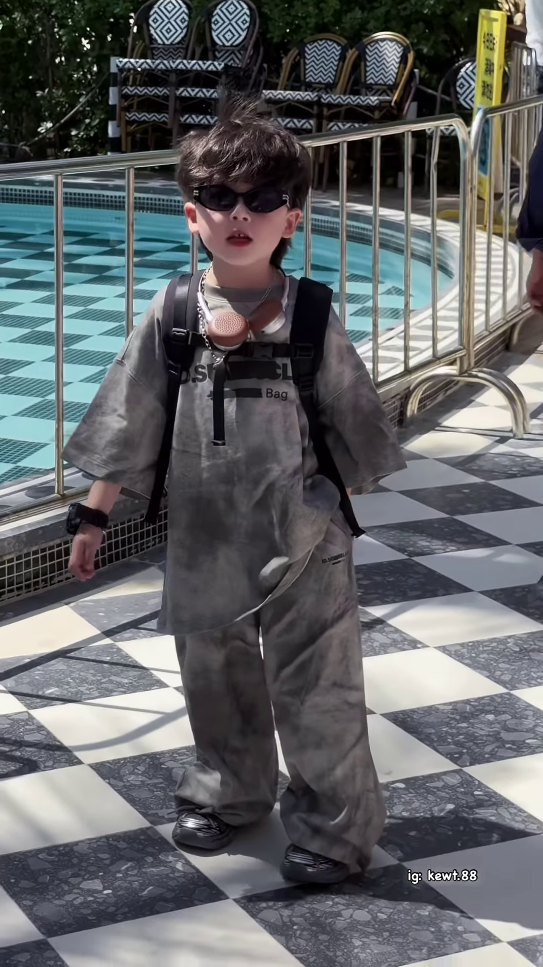 Trendy Tie-Dye Outfit Set for Kids with Backpack - Image 5